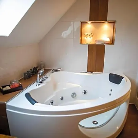 Vier Jahreszeiten Mit Whirlpool Badewanne L Vazzano *