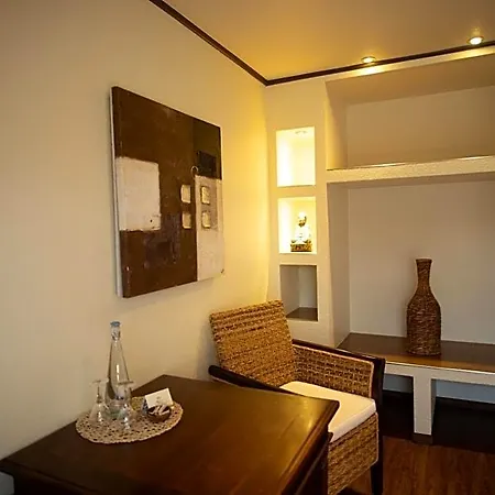 Otel Vier Jahreszeiten Mit Whirlpool Badewanne L Vazzano *